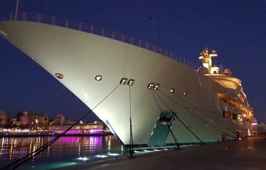 yacht