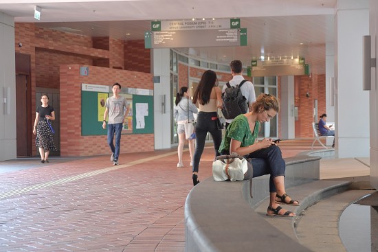 University of Hong Kong Campus with students 