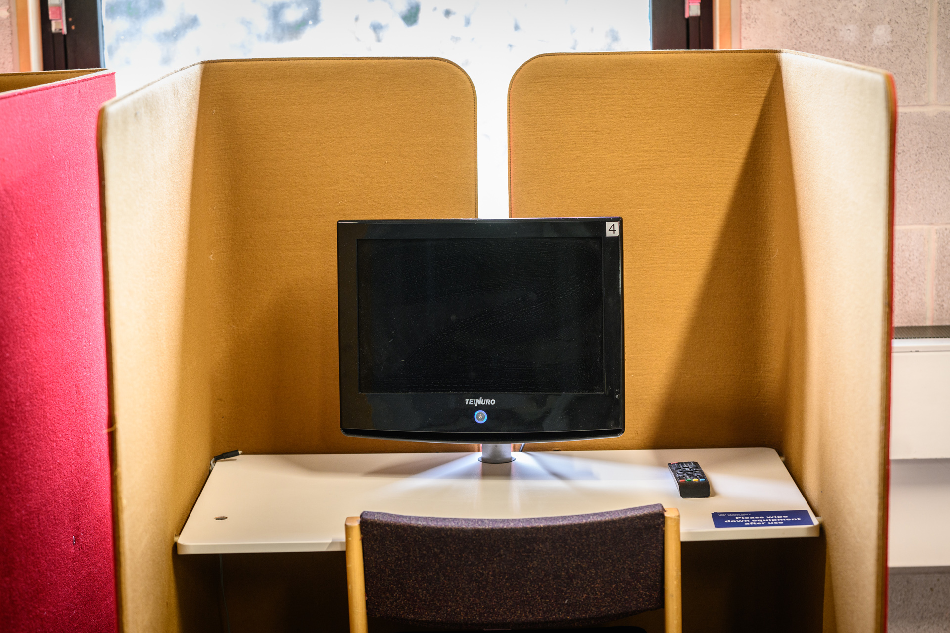 DVD player and screen