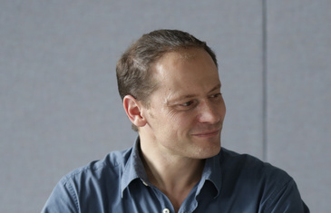 Dr James Ellison