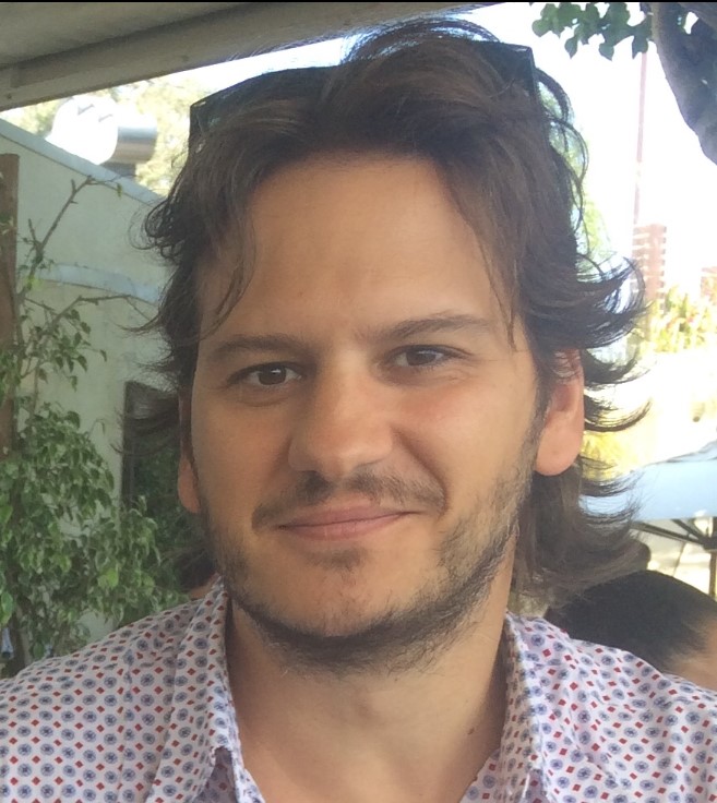 Dr Lucas Lucasa