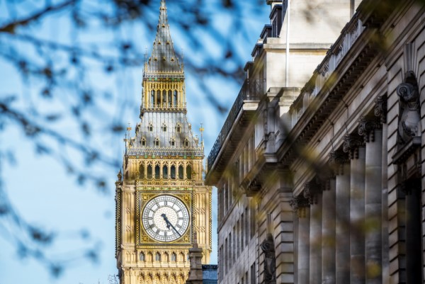 A photo of Big Ben on a bright sunny day