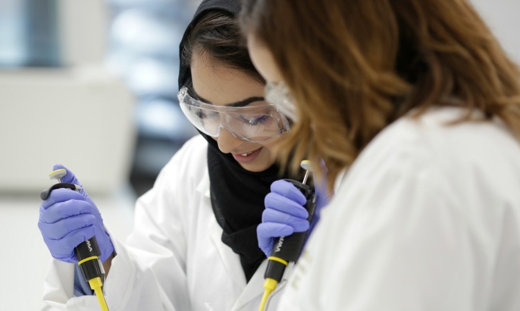 Students in the lab